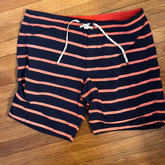 Gap size extra-large, navy, and red board shorts - Picture 1 of 1